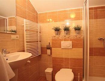 H31 Aparthotel 3*